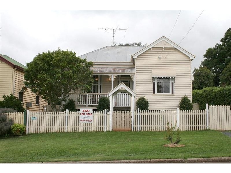 54 Tolmie Street, South Toowoomba QLD 4350