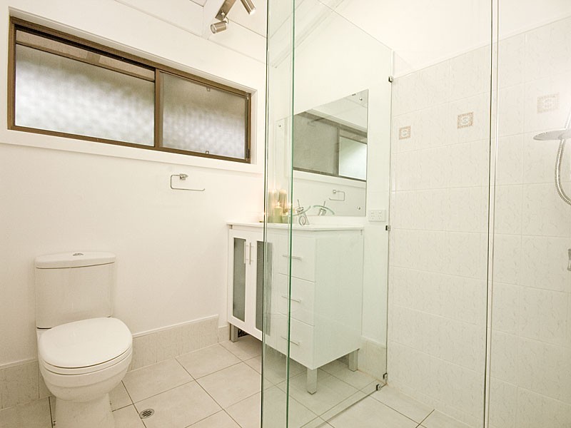 19 Teague Street, Indooroopilly QLD 4068