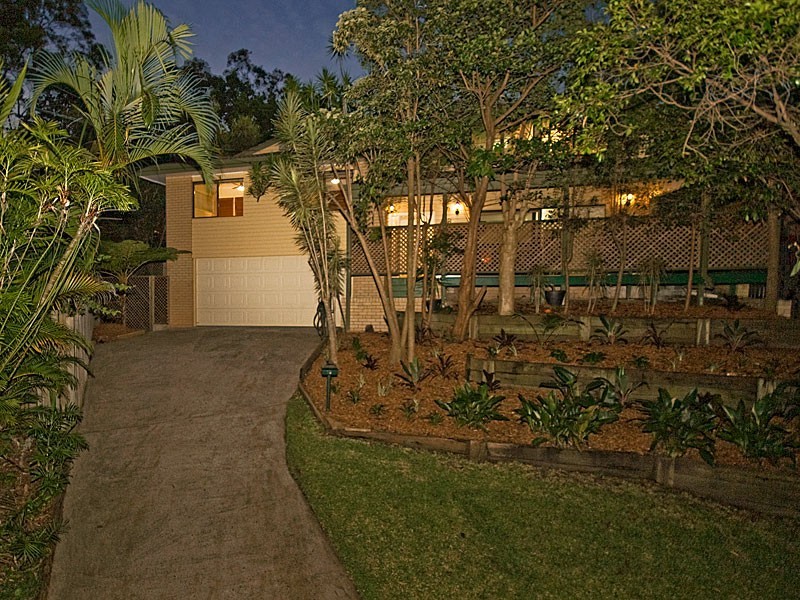 19 Teague Street, Indooroopilly QLD 4068