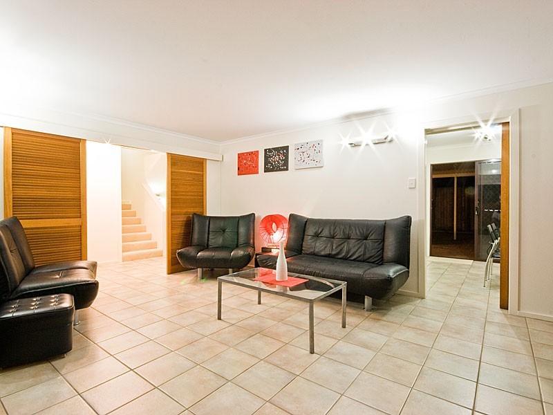 19 Teague Street, Indooroopilly QLD 4068