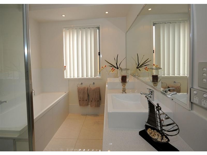 144 Truro Street, Urangan QLD 4655