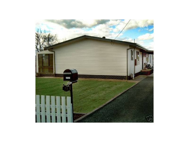 13 Cootamundra Road, Temora NSW 2666