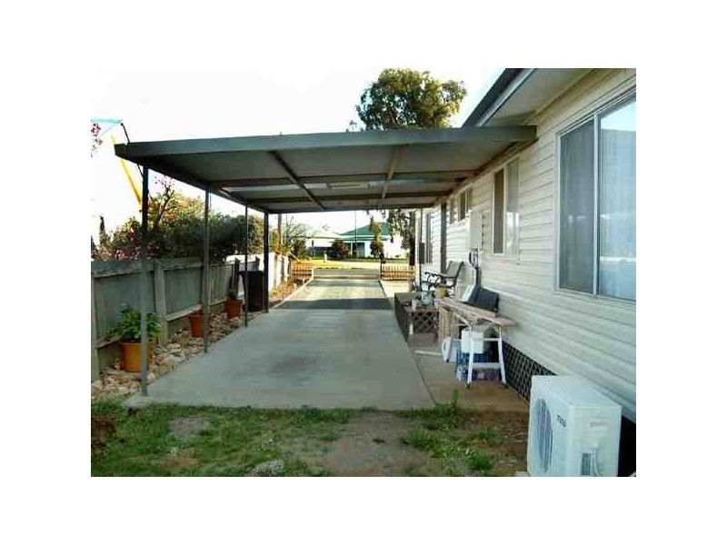 13 Cootamundra Road, Temora NSW 2666