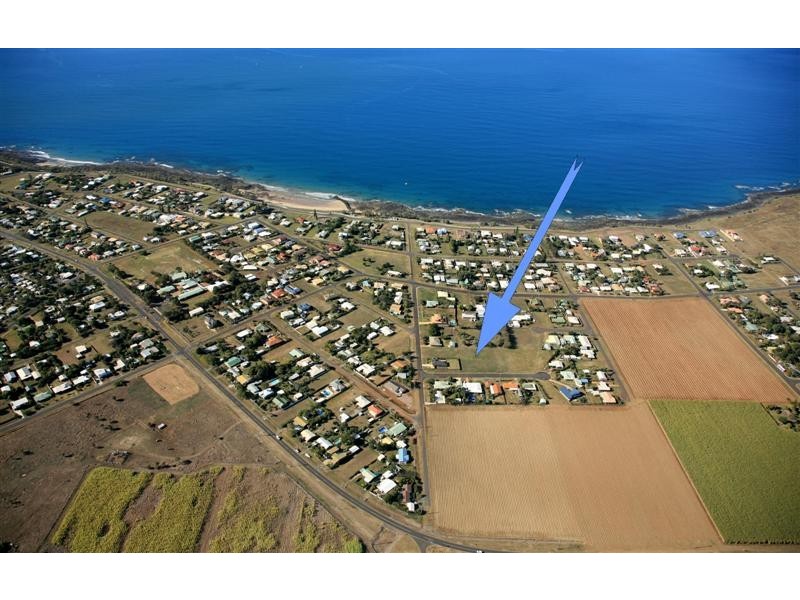 2 Dickinson Street, Burnett Heads QLD 4670