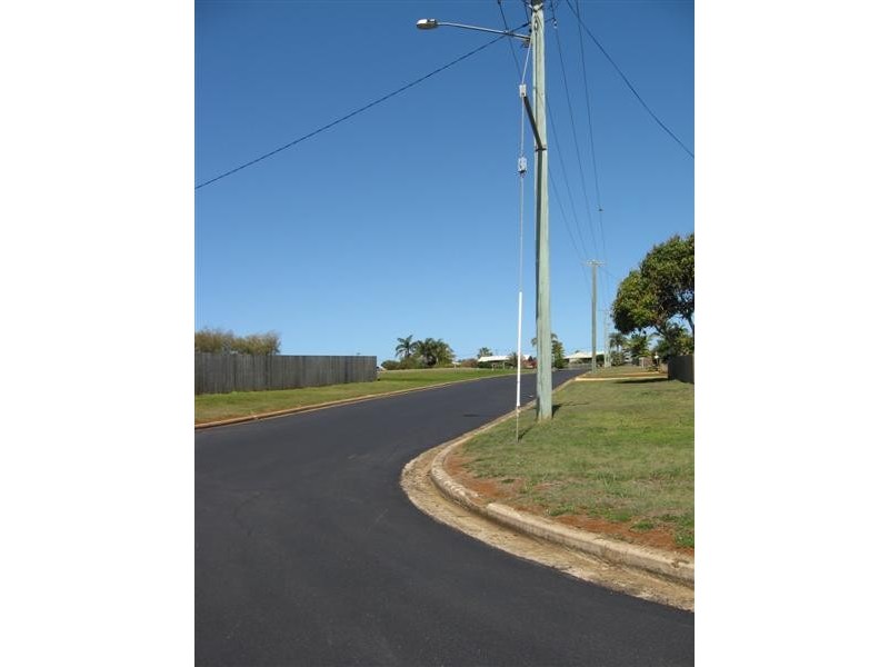 2 Dickinson Street, Burnett Heads QLD 4670