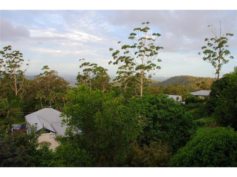 6 Areca Court, Eagle Heights QLD 4271