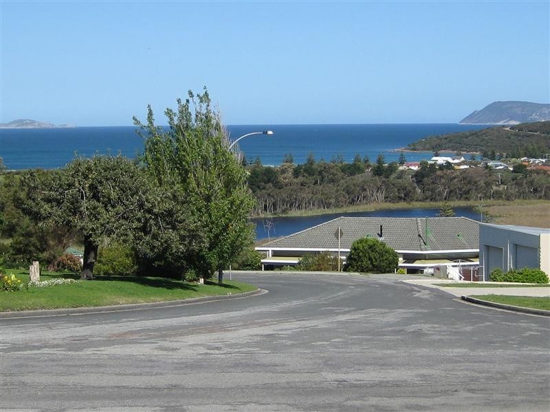 27 Wakefield Crescent, Albany WA 6330