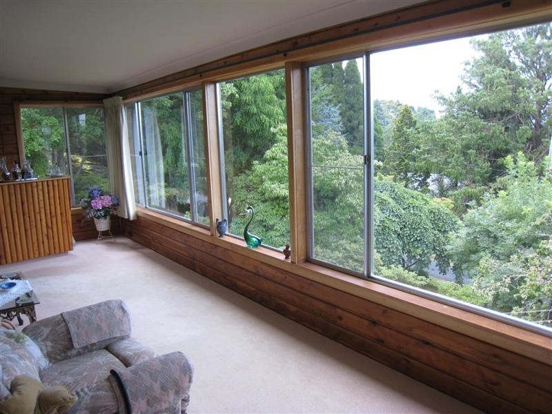 49 Blaxland Road, Wentworth Falls NSW 2782