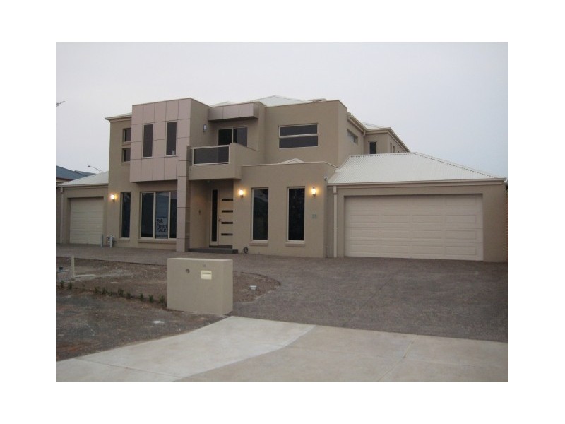 14 Shearwater Court, Taylors Hill VIC 3037