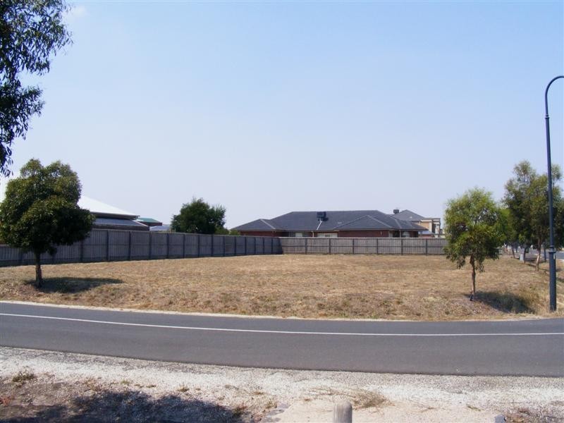 24 The Skyline, Sunbury VIC 3429