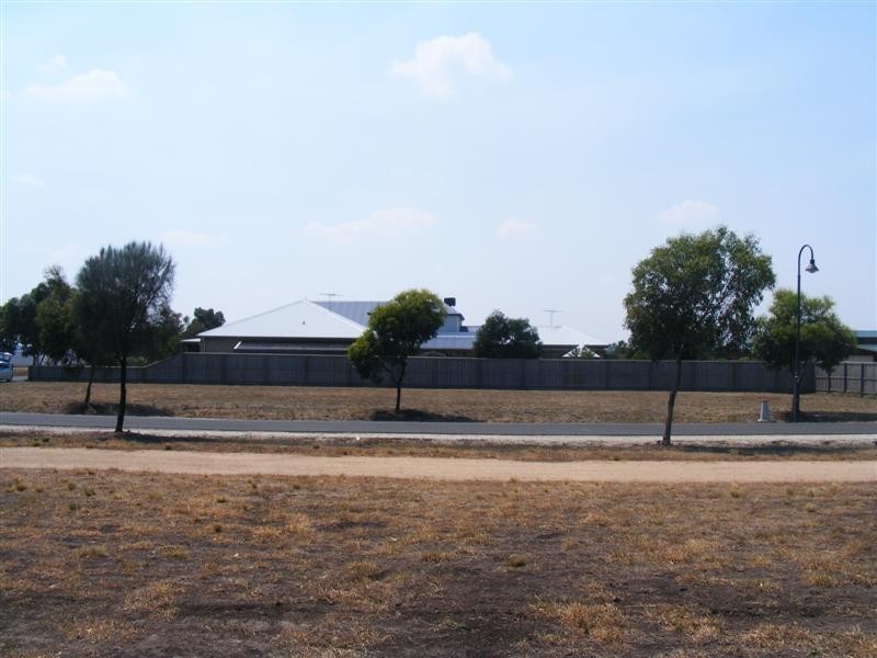 24 The Skyline, Sunbury VIC 3429