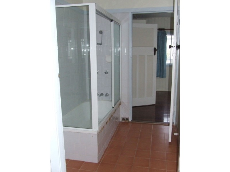 65 Royal Parade, Ashgrove QLD 4060