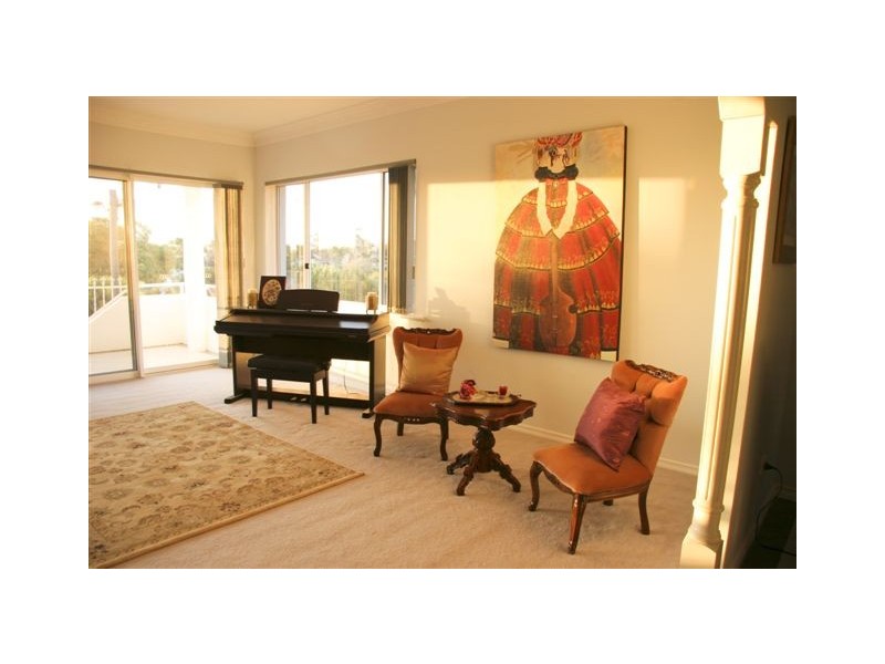 6 Solander Road, Hillarys WA 6025