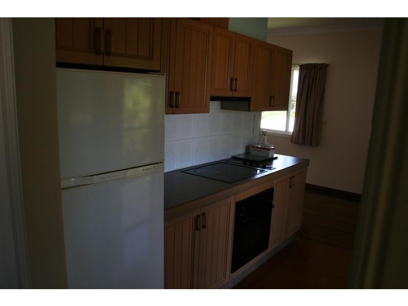 17 Monash Avenue, Malanda QLD 4885