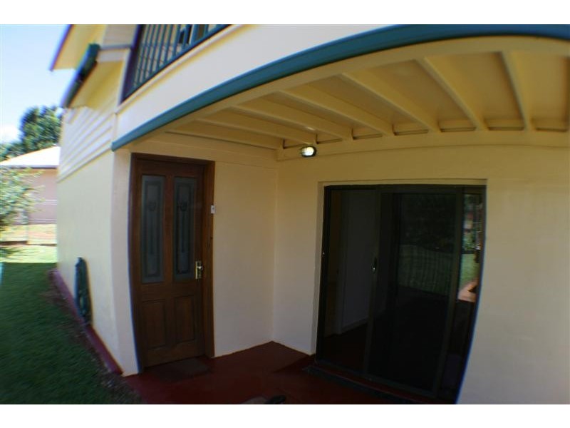 17 Monash Avenue, Malanda QLD 4885