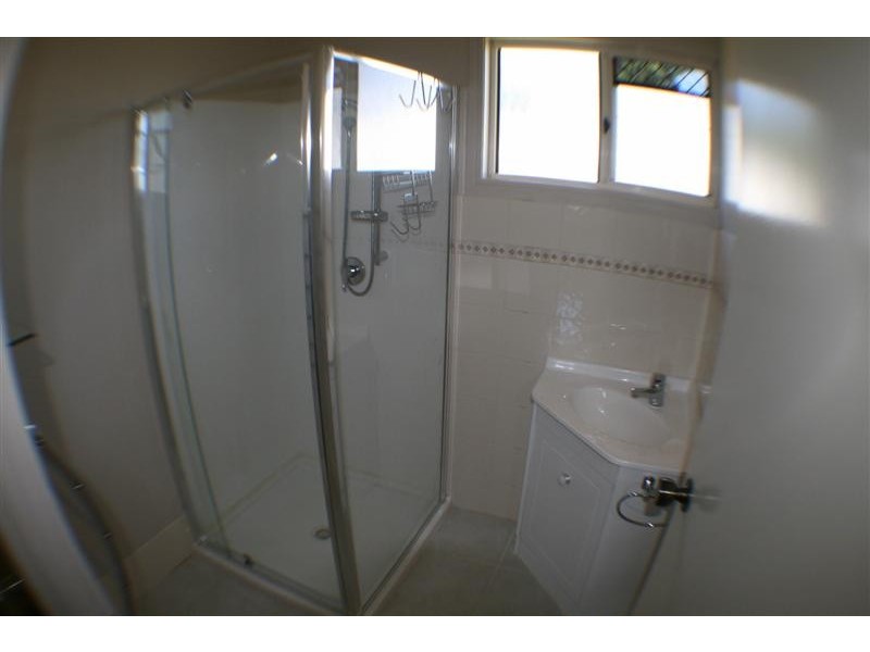 17 Monash Avenue, Malanda QLD 4885