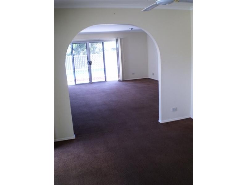 30 Brindisi Avenue, Isle Of Capri QLD 4217