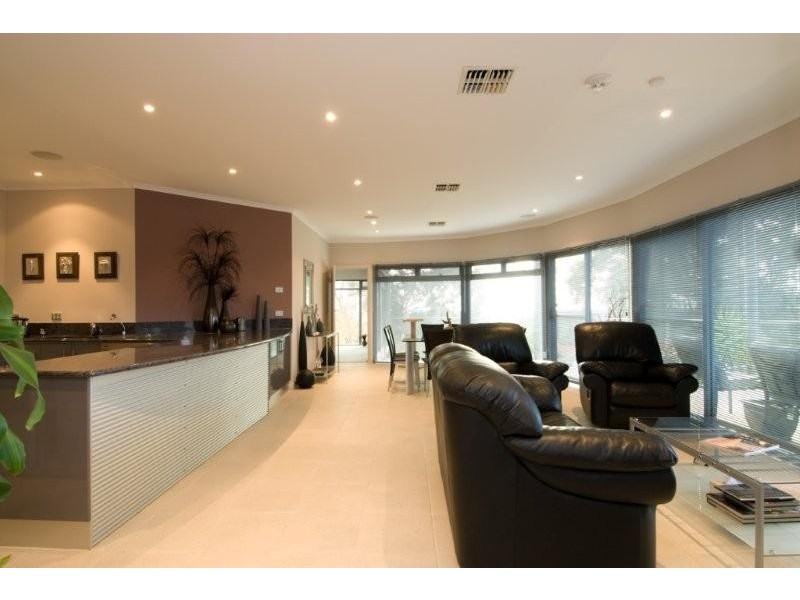 10 Barcroft Street, Pasadena SA 5042