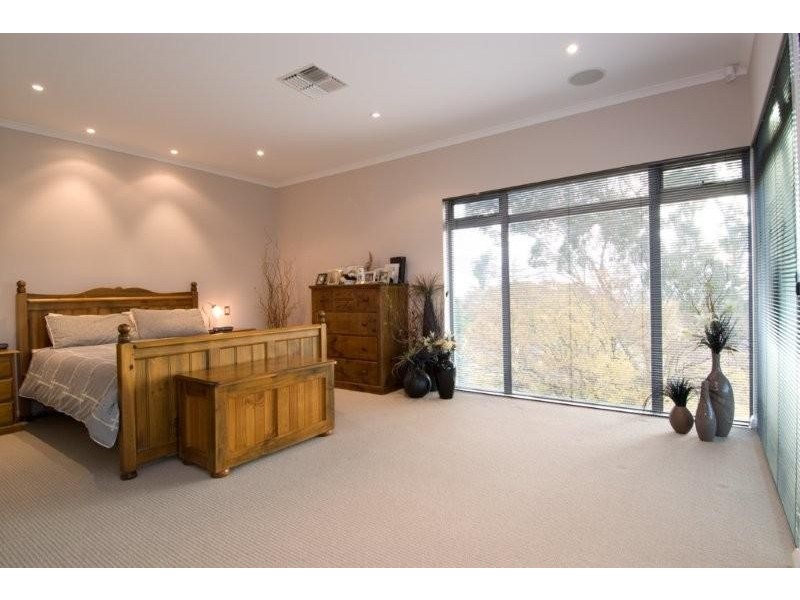 10 Barcroft Street, Pasadena SA 5042