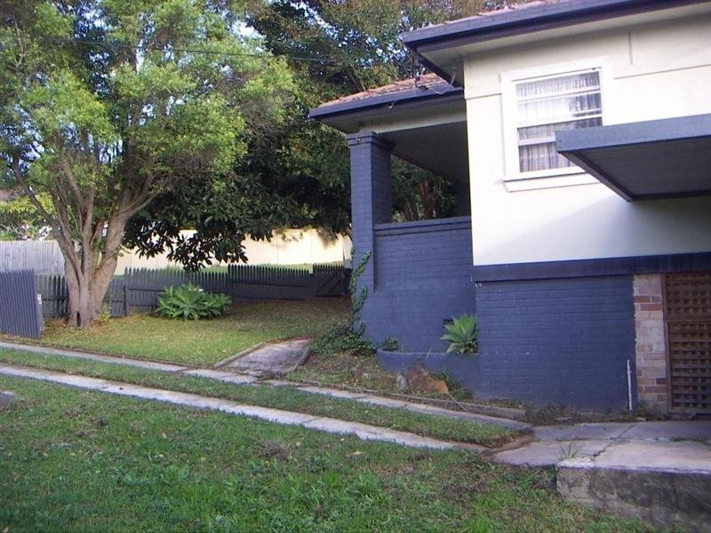 18 Campbell Street, Gosford NSW 2250