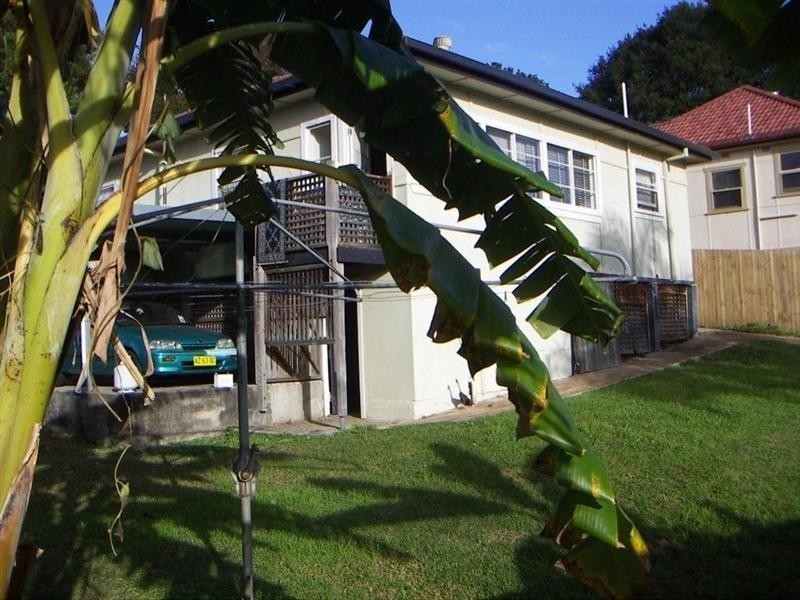 18 Campbell Street, Gosford NSW 2250