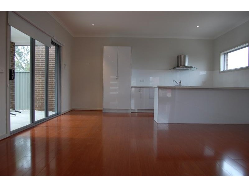 1/10 Kinnane Crescent, Sunshine VIC 3020