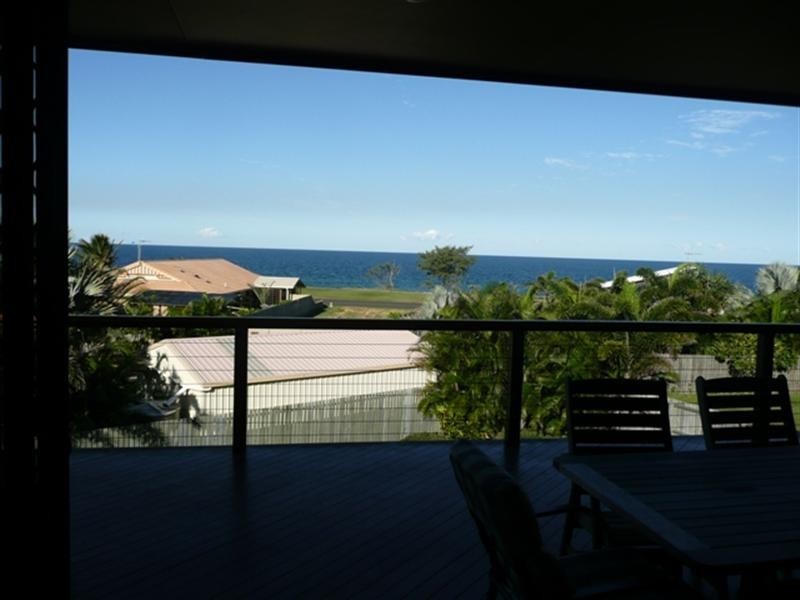 5 Admiralty Place, Coral Cove QLD 4670