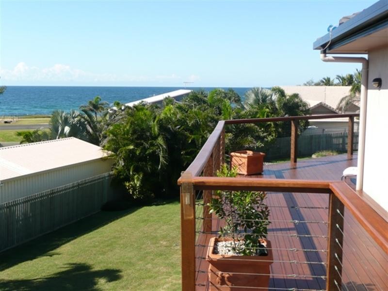 5 Admiralty Place, Coral Cove QLD 4670