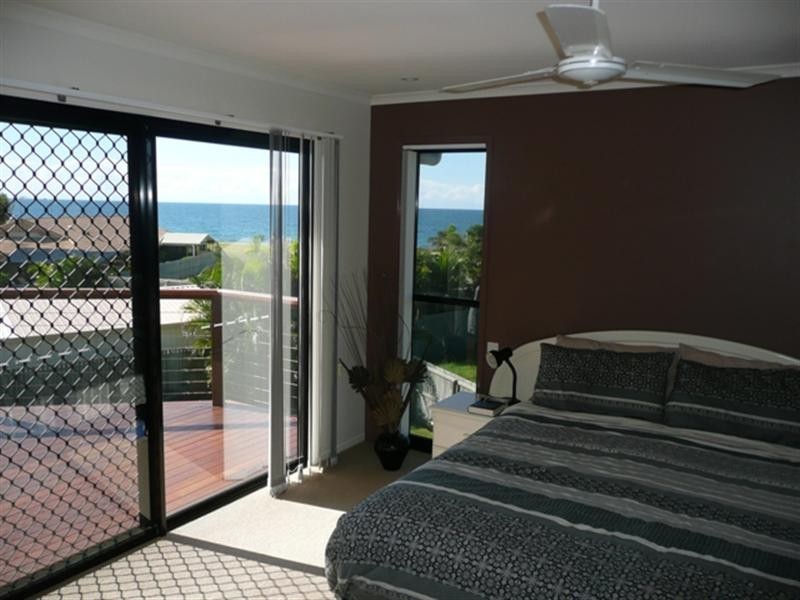 5 Admiralty Place, Coral Cove QLD 4670