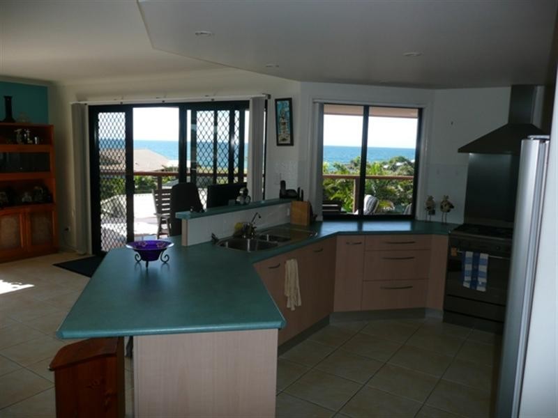 5 Admiralty Place, Coral Cove QLD 4670