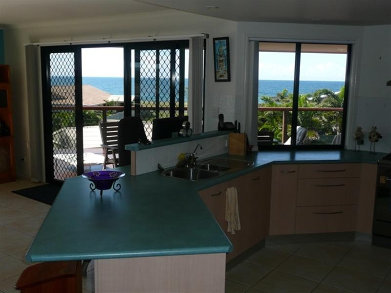 5 Admiralty Place, Coral Cove QLD 4670