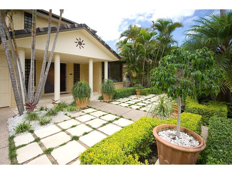 50 Waitomo Street, Broadbeach Waters QLD 4218