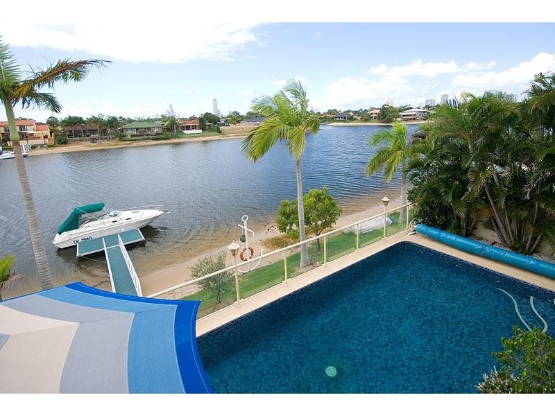 50 Waitomo Street, Broadbeach Waters QLD 4218