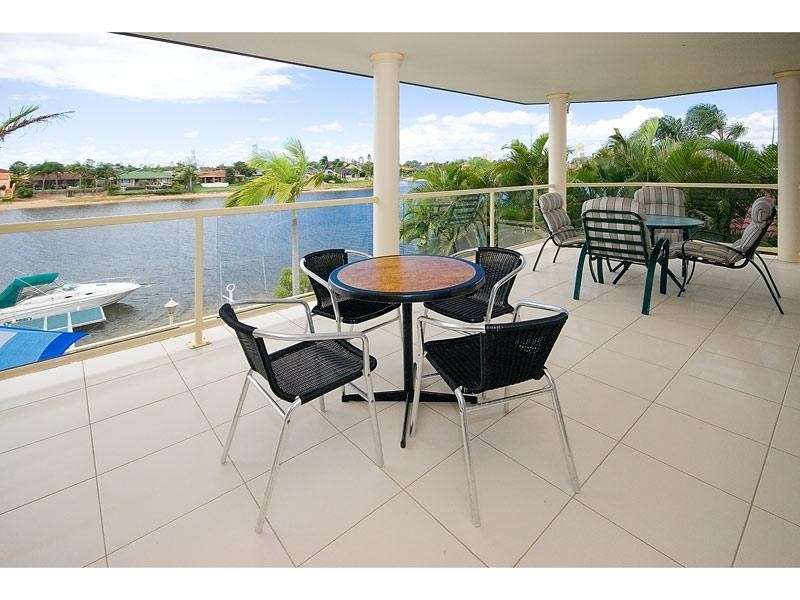 50 Waitomo Street, Broadbeach Waters QLD 4218