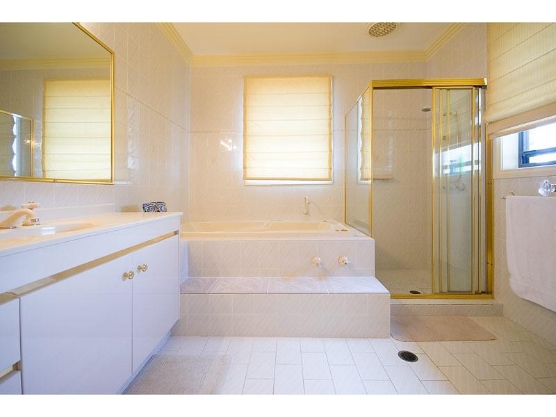 50 Waitomo Street, Broadbeach Waters QLD 4218