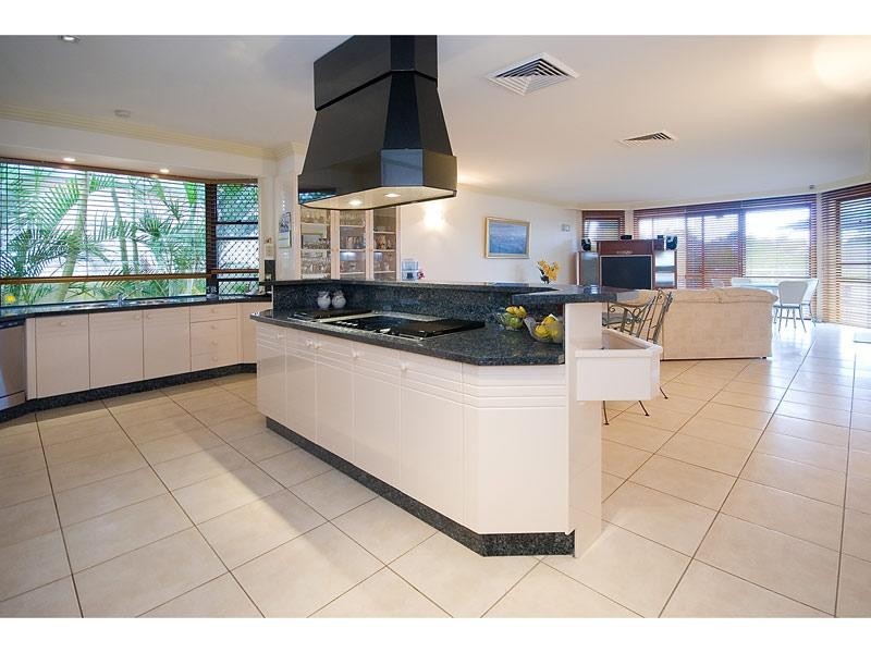 50 Waitomo Street, Broadbeach Waters QLD 4218