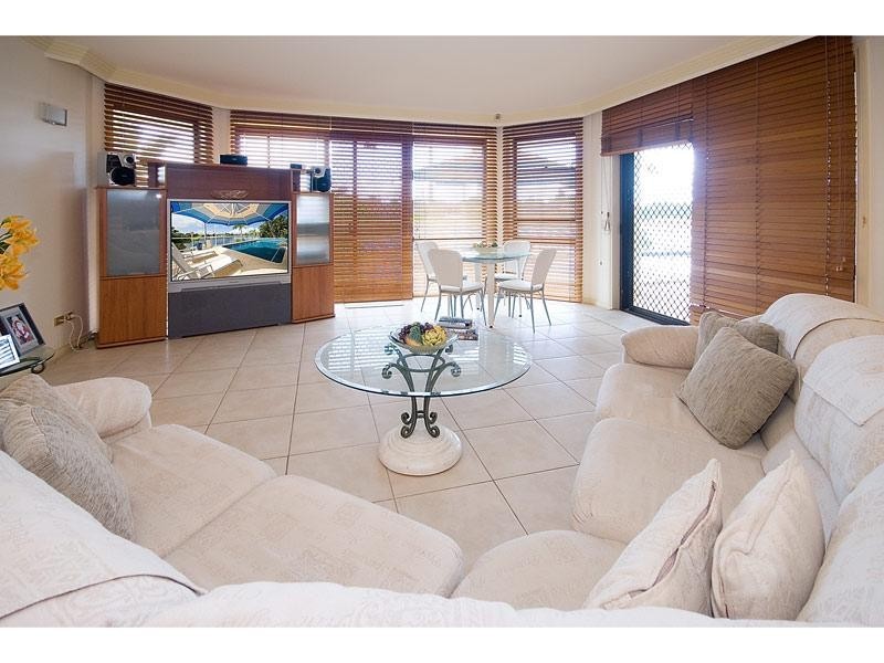 50 Waitomo Street, Broadbeach Waters QLD 4218