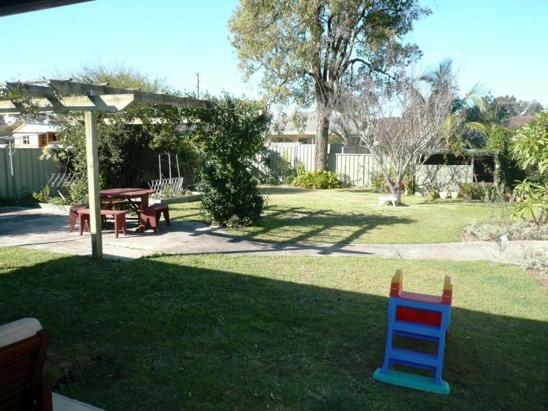 30 Lovell Rd, Umina Beach NSW 2257