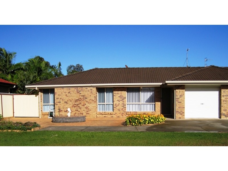 2/9 Cassia Crt, Banora Point NSW 2486
