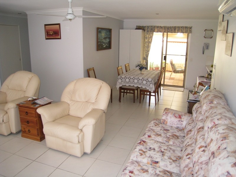 2/9 Cassia Crt, Banora Point NSW 2486