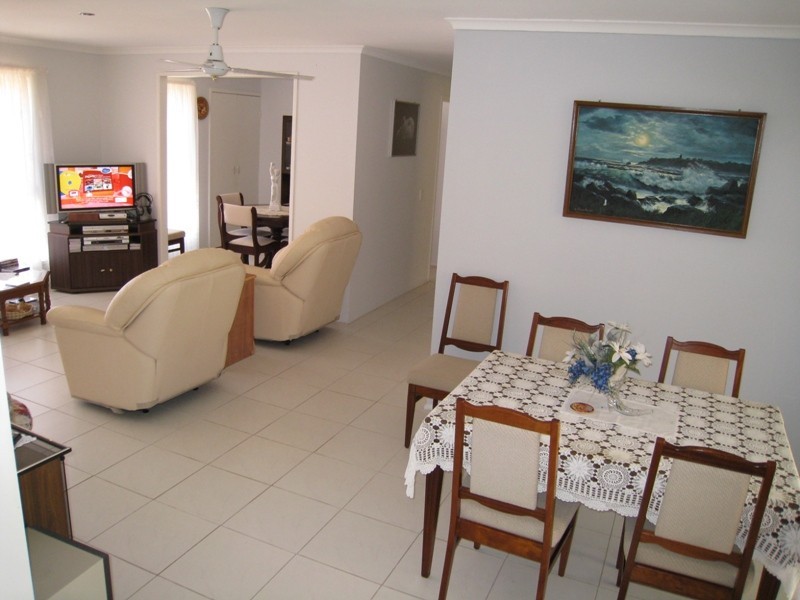 2/9 Cassia Crt, Banora Point NSW 2486