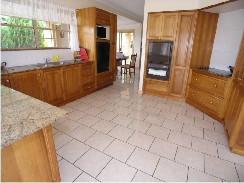 4 Golf View Parade, Banora Point NSW 2486