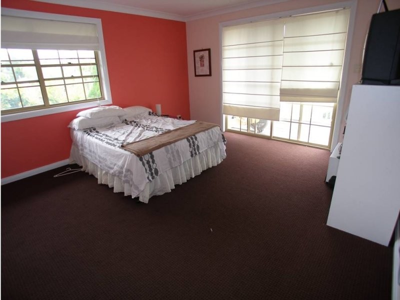 4 Golf View Parade, Banora Point NSW 2486