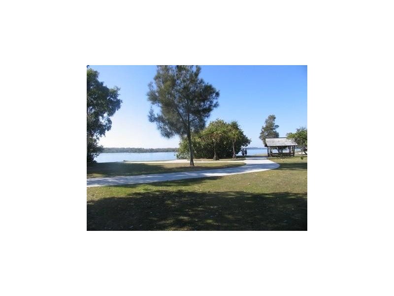 Unit 5  “Waterline” 7 Ivory Crescent, Tweed Heads NSW 2485