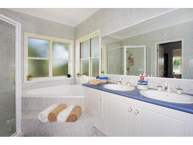 11 Glenbrae Drive, Terranora NSW 2486