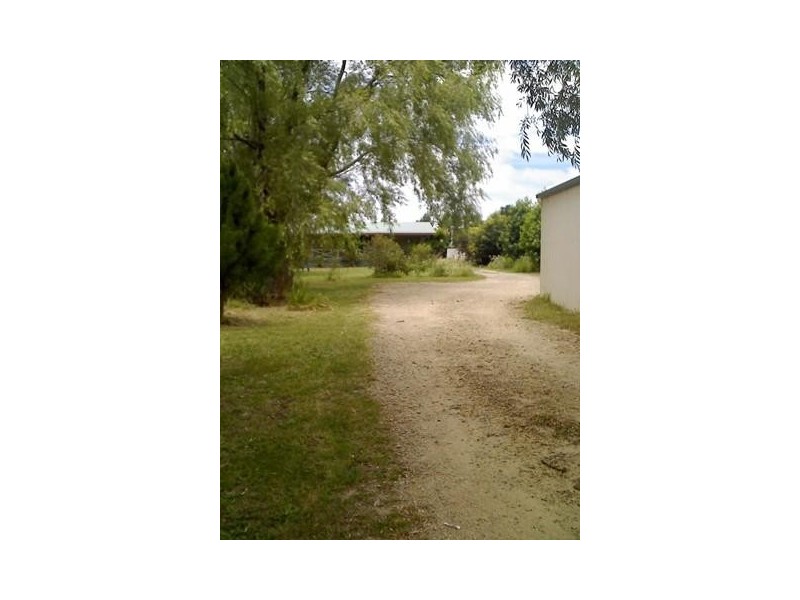 18 East Street, Uralla NSW 2358