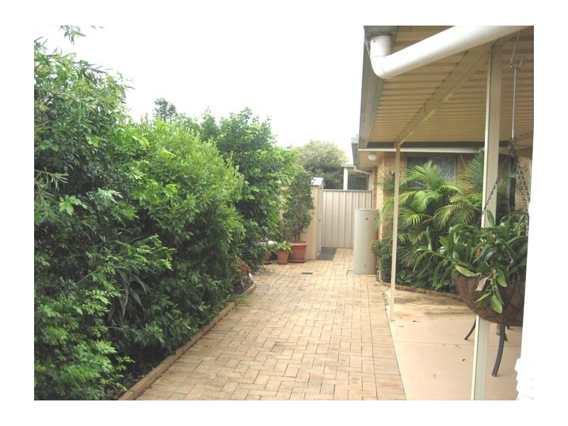 2/8 Whiting Rd, Ettalong Beach NSW 2257