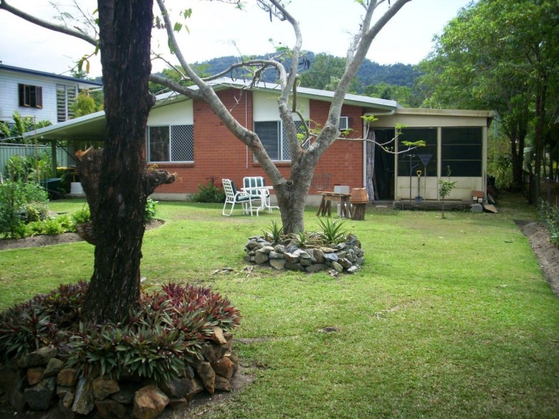17 Purbeck Place, Edge Hill QLD 4870