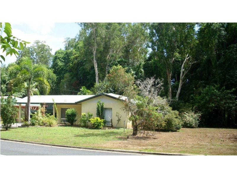26 Callum Street, Mooroobool QLD 4870