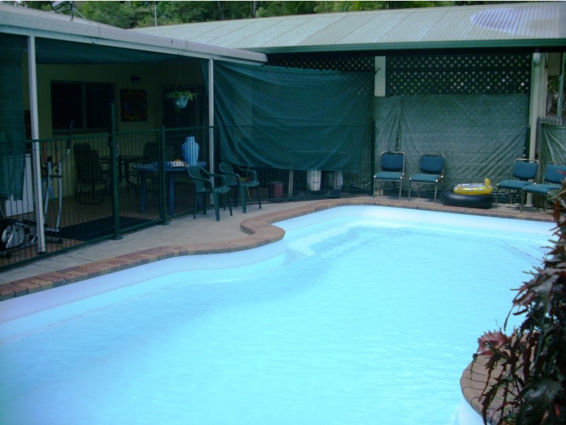 26 Callum Street, Mooroobool QLD 4870
